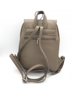 MOCHILA DE PIEL TAUPE POMPONES 2