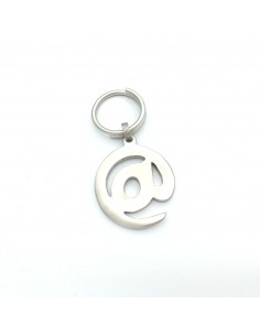 LLAVERO METAL SIMBOLO @