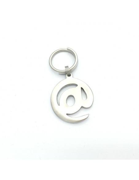 LLAVERO METAL SIMBOLO @